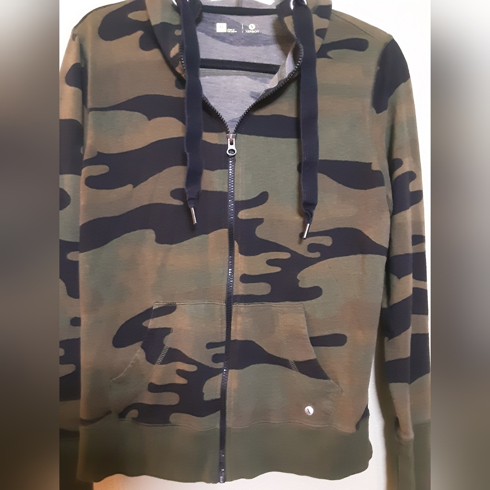 Xersion Green and Black Camouflage Zip-Up Sweater